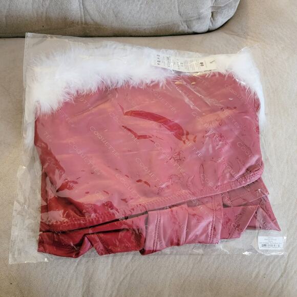 Coquette OS/XL Red Matte Wet Look Bandeau Top & Booty Shorts Set - Picture 2 of 3